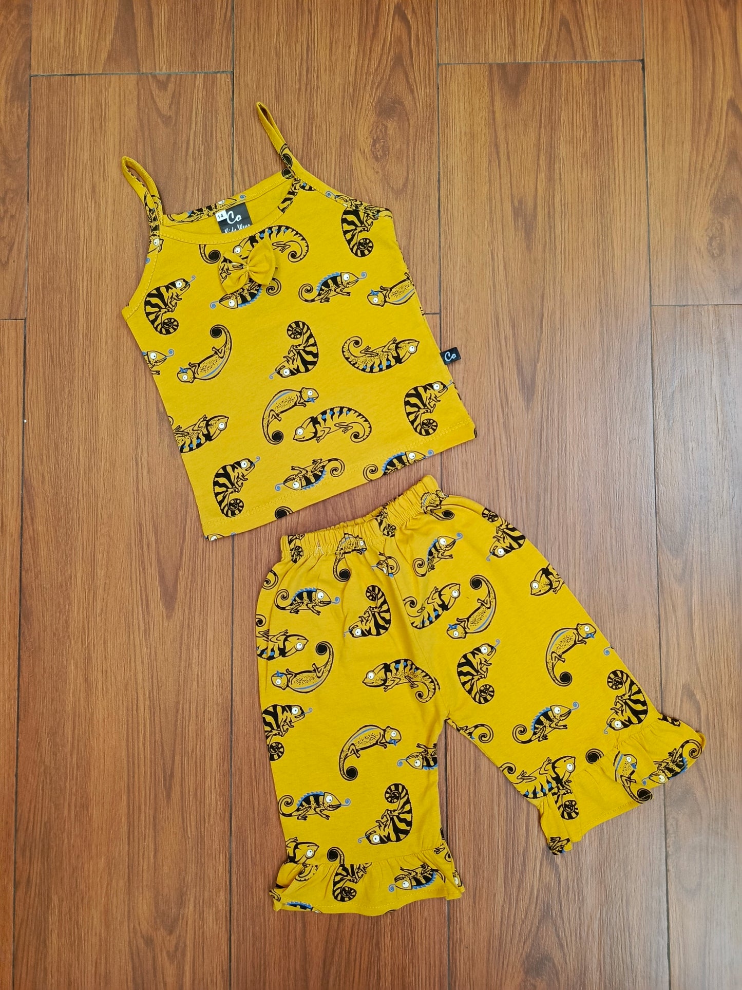 Mustard yellow tanktop capri suit