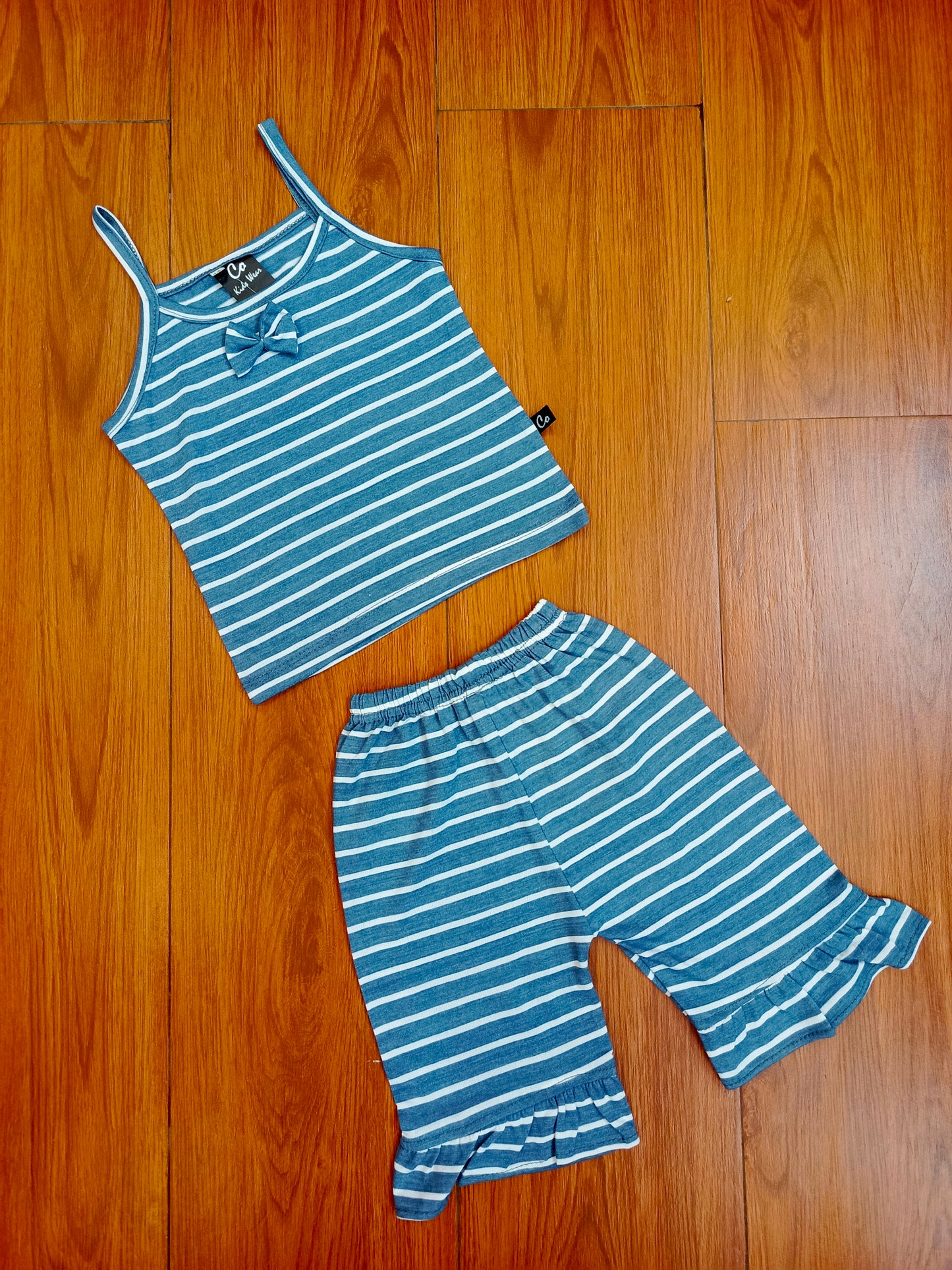 Blue stripes tanktop capri suit