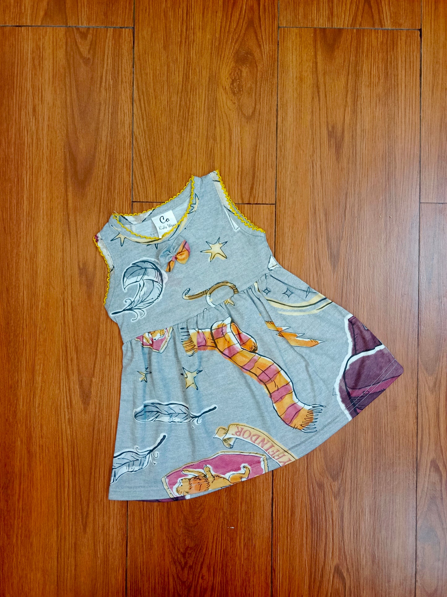 Greyfindoor baby frock