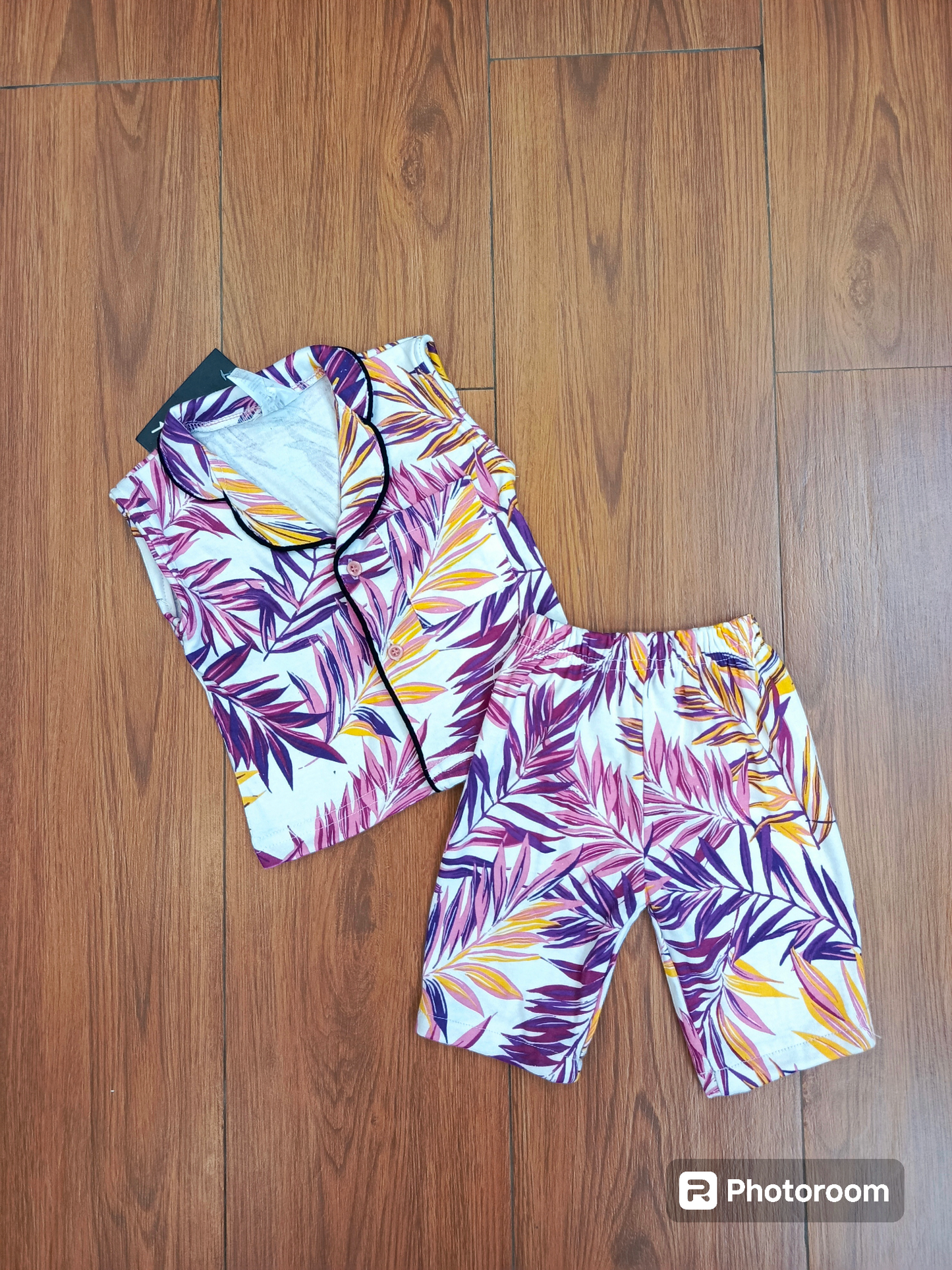 Maroon leaves sando button suit