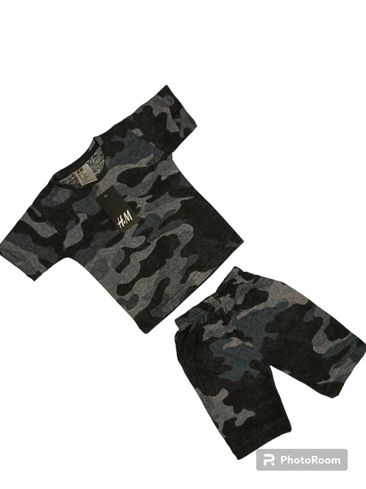 Dark grey camo shorts suit