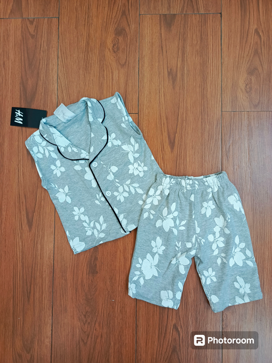 Grey white sando button suit