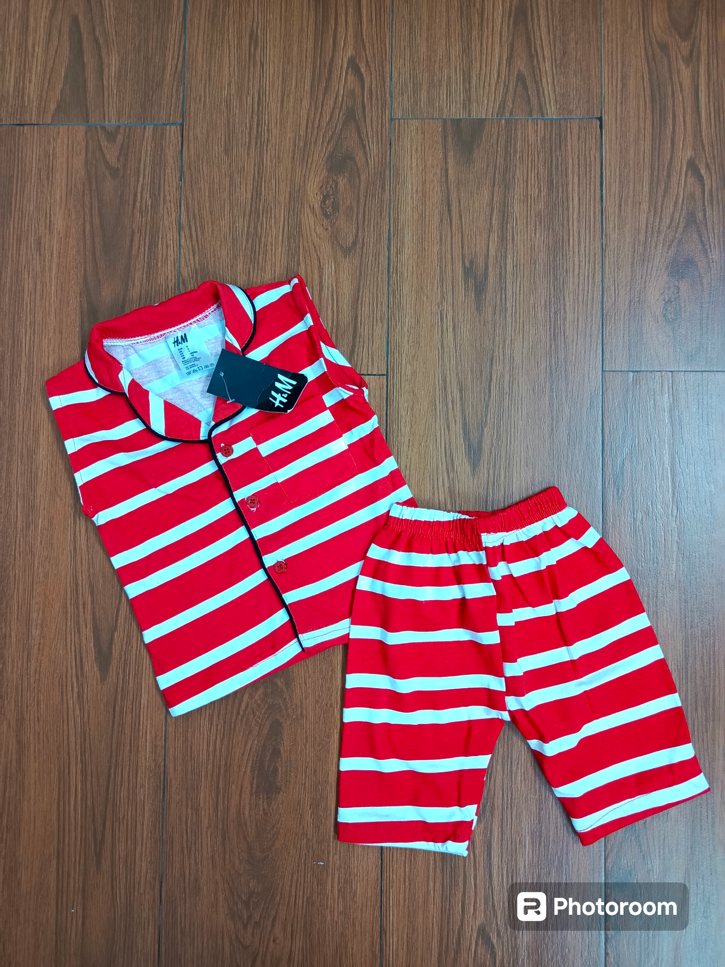 Red stripes sando button suit