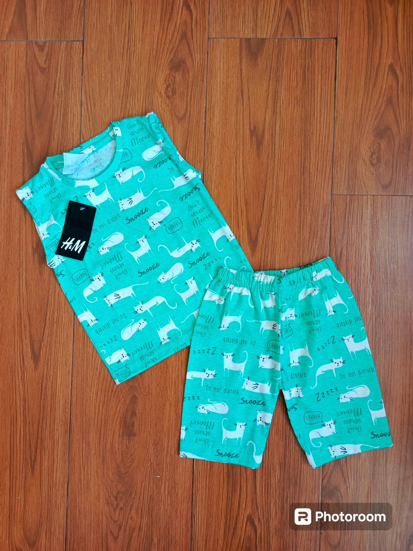 Green cat sando suit