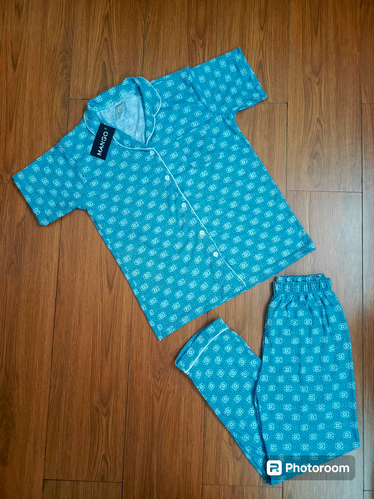 Light green half sleeves ladies pajama suits