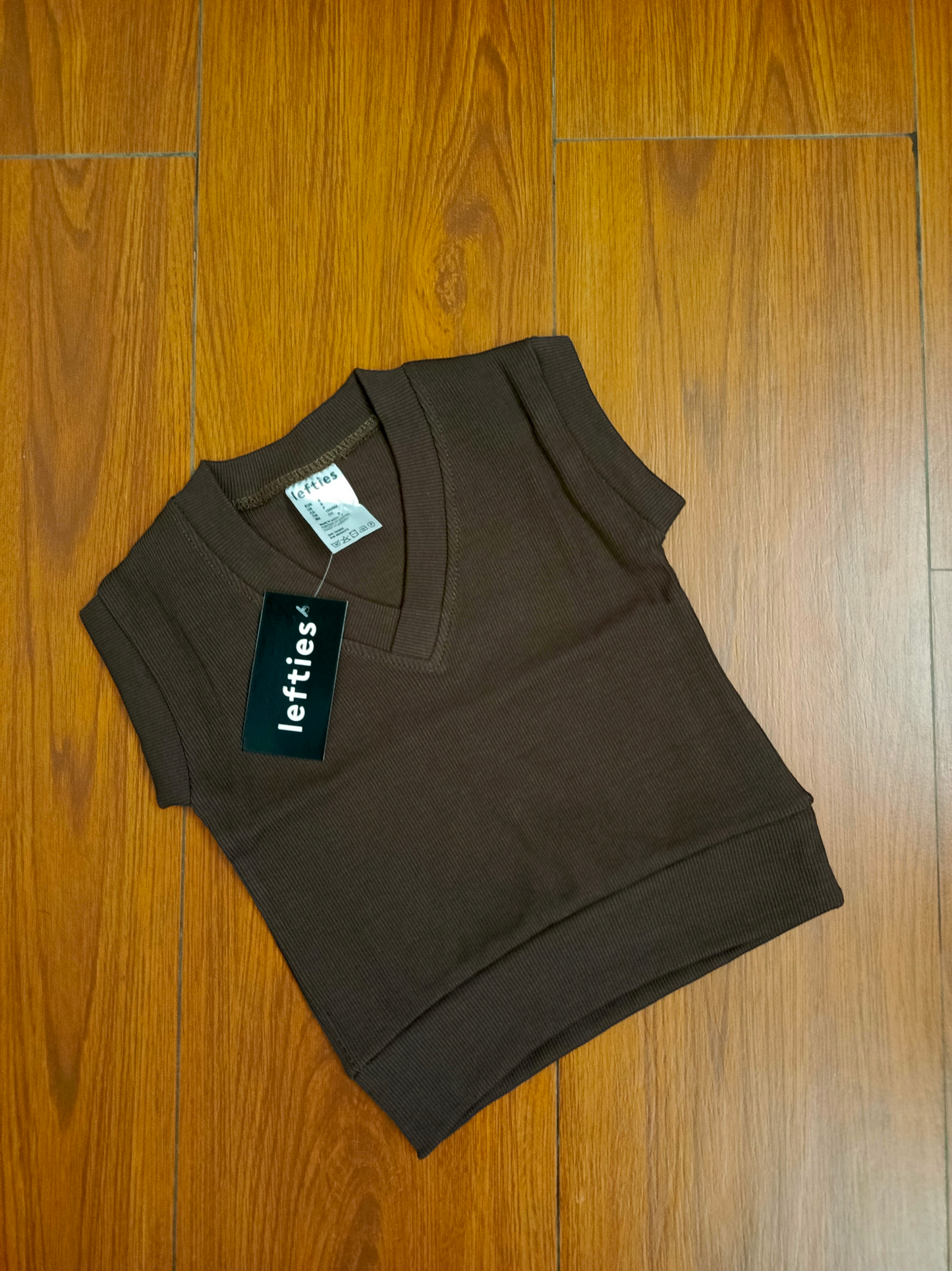 Kids sleeveless sweater