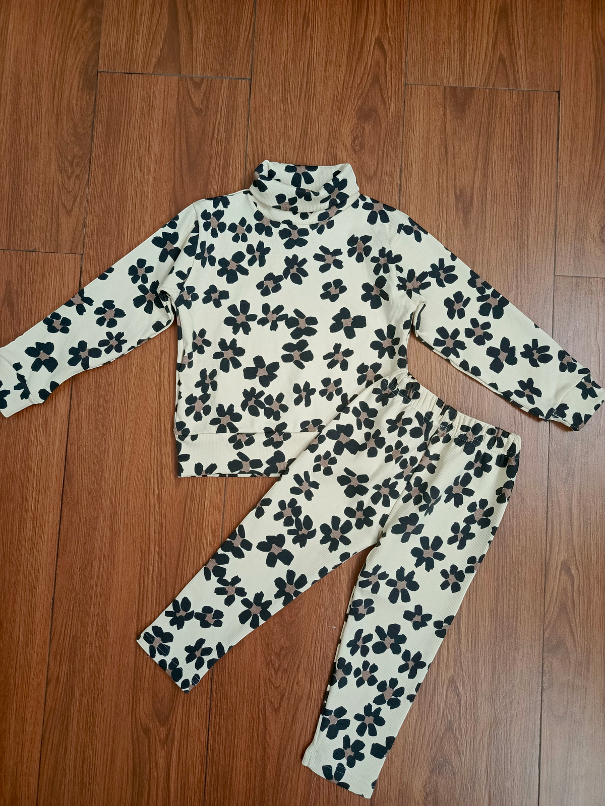 Offwhite flower hineck tracksuit