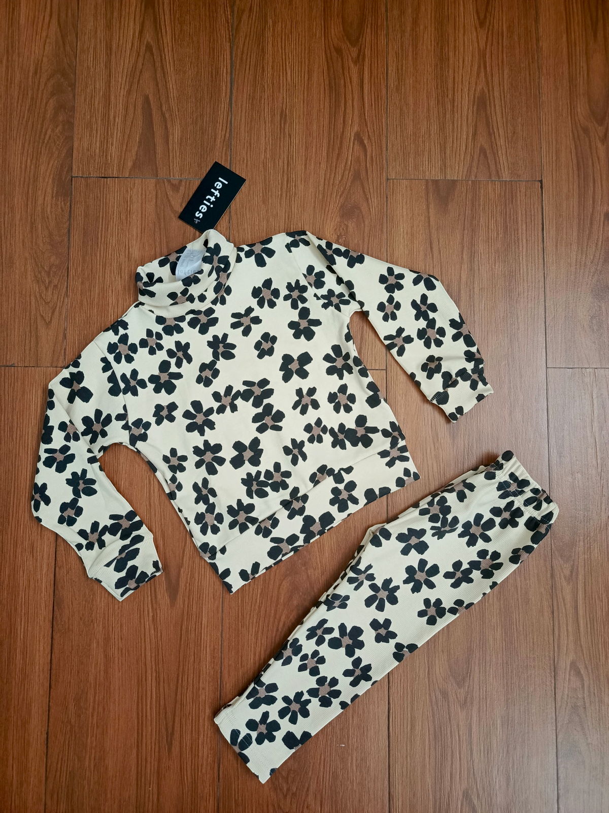 Offwhite flower hineck tracksuit