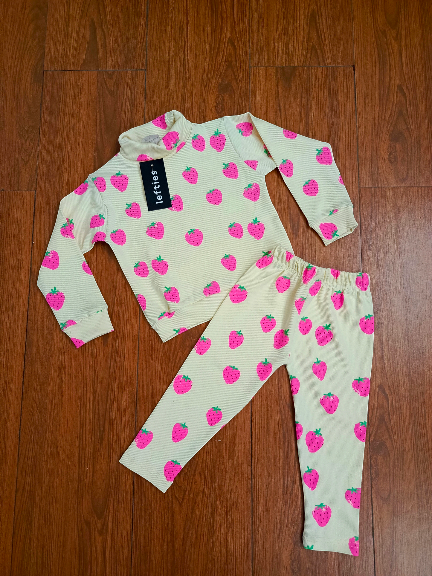 Strawberry kids hineck tracksuit