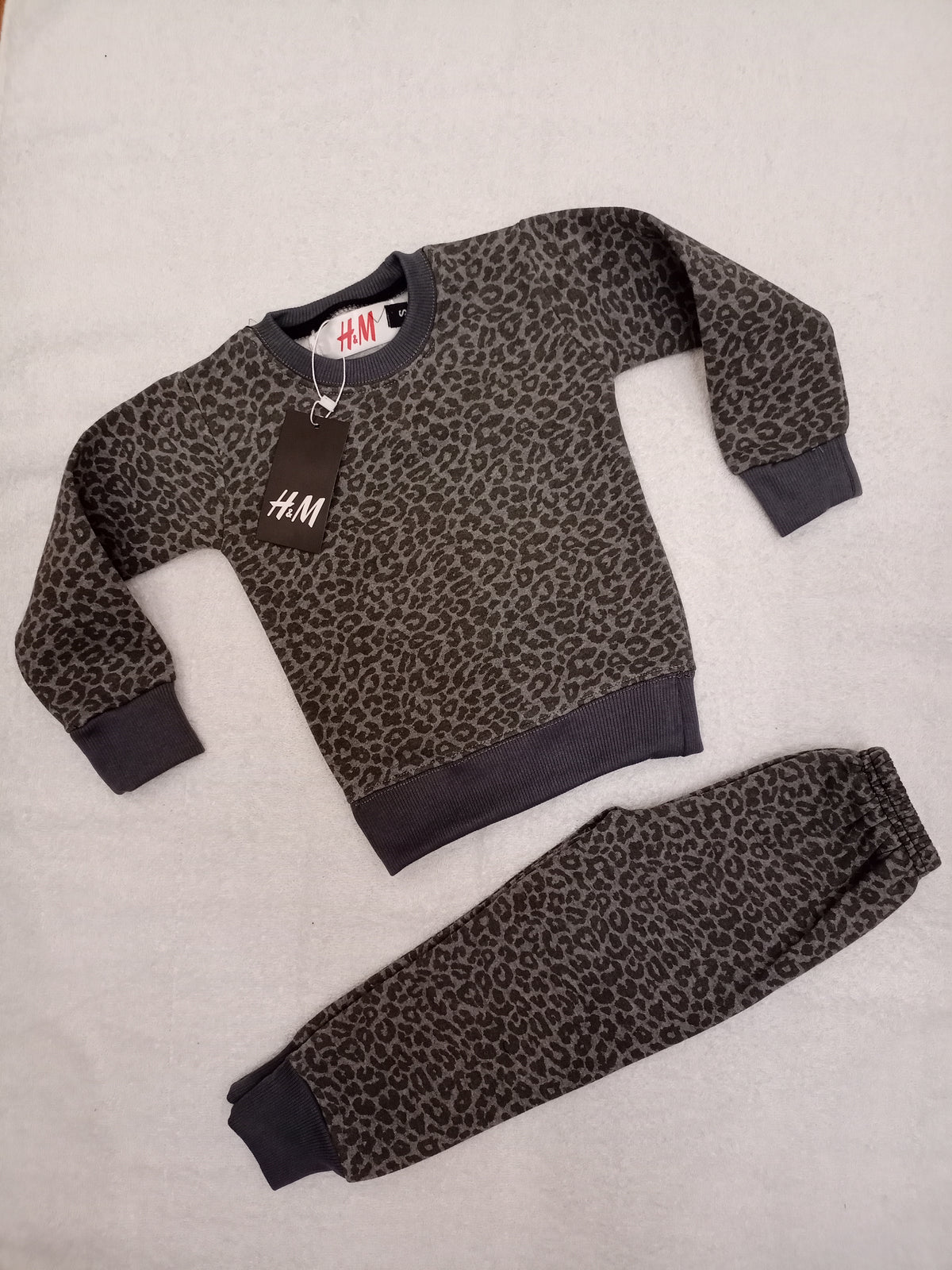 Lightgrey cheeta tracksuit